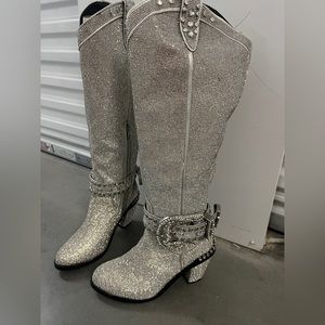 Icy Knee-high Rhinestone boots size 7